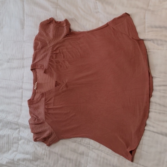 Flower & Feather top with a fun shoulder panel detail size 3 XL - Picture 1 of 7
